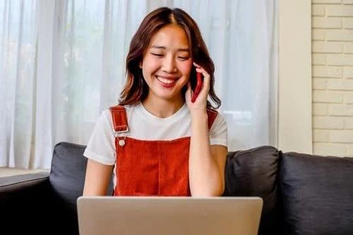 Trung Quốc: Đại học khuyến khích sinh viên gọi điện cho người lạ để rèn sự tự tin