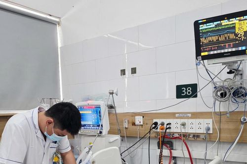 Ngộ độc khí clo tại Hà Nội: Cảnh báo nguy cơ tổn thương phổi muộn