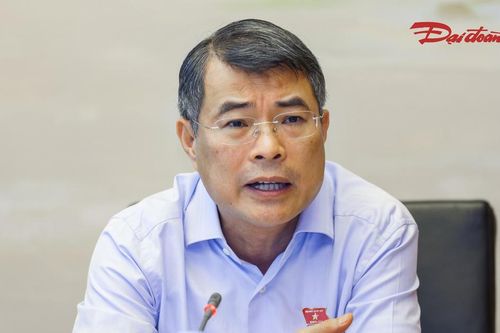 Thủ tướng: Làm rõ vì sao bệnh viện tư có thể mua được thuốc, thiết bị y tế với giá hợp lý để tháo gỡ cho bệnh viện công