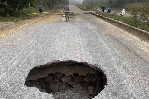 Hố sụt tiếp tục xuất hiện trên Quốc lộ 3B ở Thái Nguyên