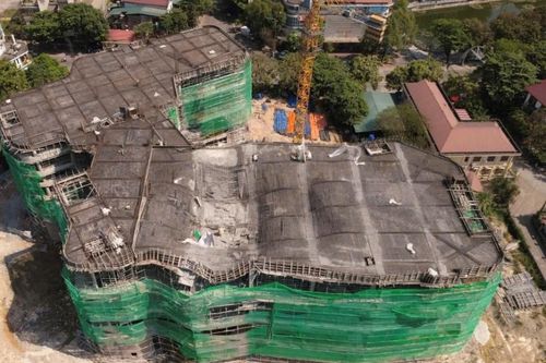 Sập giàn giáo công trình hơn 200 tỉ đồng khiến 1 người tử vong