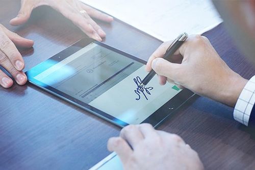 Hợp đồng lao động điện tử: Từ số hóa giấy tờ đến quản trị nhân sự