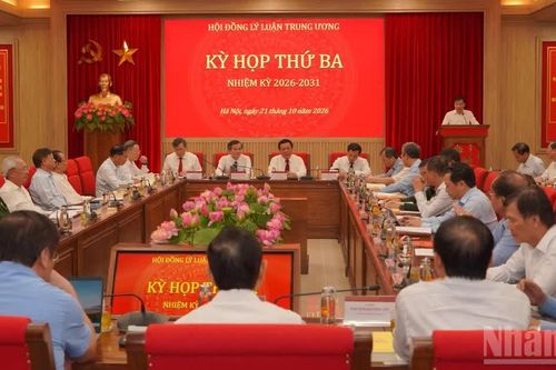 Phát huy nguồn lực tổng hợp phục vụ nghiên cứu lý luận và công tác đào tạo