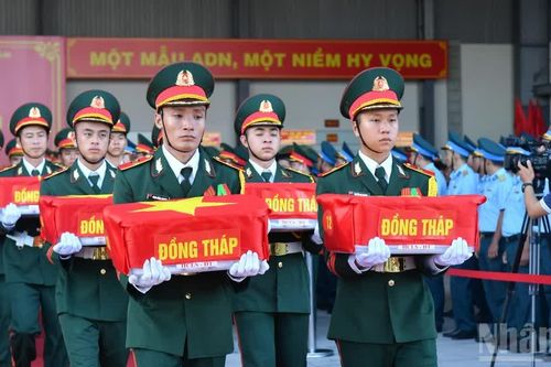 Bàn giao gần 8.500 mẫu sinh phẩm hài cốt liệt sĩ