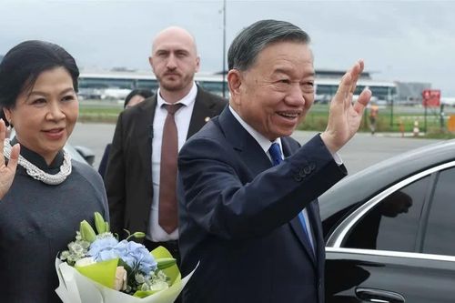 [Ảnh] Tổng Bí thư, Chủ tịch nước và Phu nhân bắt đầu thăm chính thức EU và Bỉ