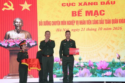 Nâng cao trình độ chuyên môn, nghiệp vụ nhân viên xăng dầu toàn quân