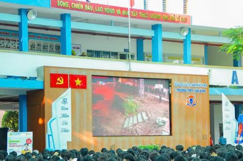 Tiết học lịch sử đặc biệt của gần 2.300 học sinh TPHCM