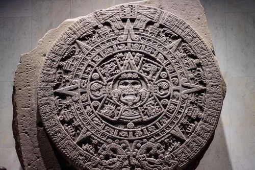 Hơn 20 tấn đá và những vòng ký hiệu kỳ bí của nền văn minh Aztec