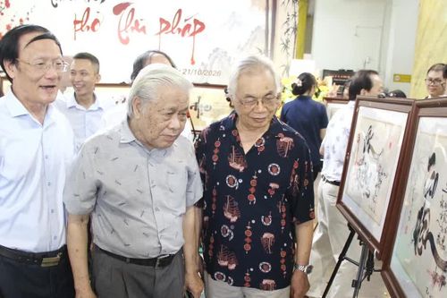 Tôn vinh thơ ca và lưu giữ ký ức 30 năm xây dựng, phát triển HUBT