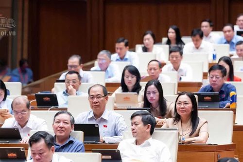 Siết quản lý giá thuốc, ngăn chặn tình trạng mua bán lòng vòng để nâng giá thiết bị y tế