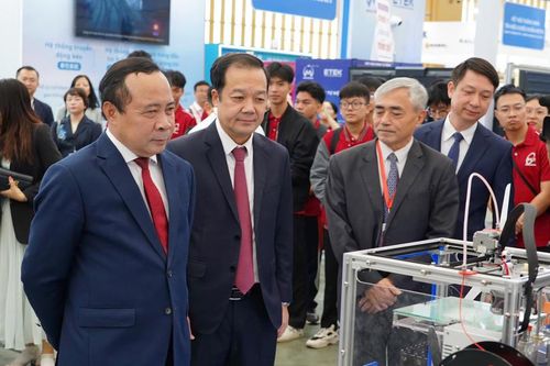 Tìm giải pháp tháo gỡ điểm nghẽn liên kết viện - trường - doanh nghiệp trong nghiên cứu, phát triển khoa học và công nghệ
