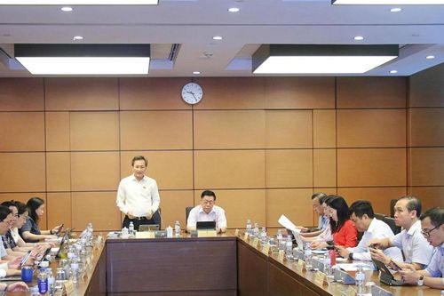 Tăng cường kiểm soát, ngăn chặn nâng giá, chuyển giá thuốc, thiết bị y tế