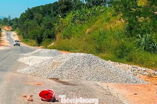 Vừa đưa vào sử dụng, đường tránh trung tâm Cao Bằng đã nham nhở ổ gà