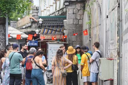 Hà Nội xúc tiến làm phố đi bộ 24/7 tại vòm cầu Phùng Hưng