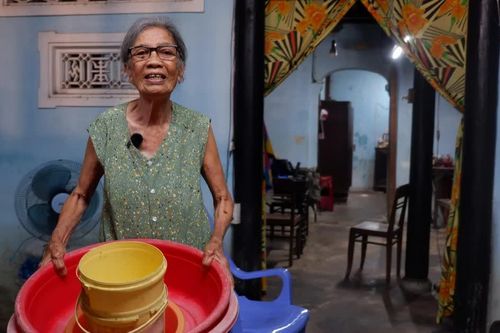 Người dân Hội An sống thấp thỏm