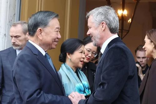 Nhà vua Đan Mạch và Hoàng hậu chủ trì lễ tiễn Tổng Bí thư, Chủ tịch nước Tô Lâm và Phu nhân