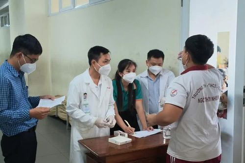 TPHCM: Thêm học sinh mắc não mô cầu, 99 người uống kháng sinh dự phòng