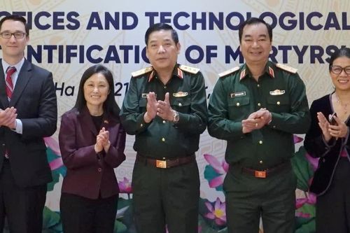 Chuyên gia quốc tế chia sẻ kinh nghiệm giúp Việt Nam tìm hài cốt liệt sĩ