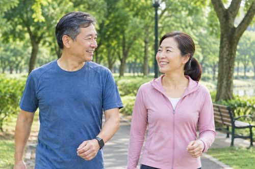 Người đi bộ nhanh và chậm, ai sống thọ hơn?