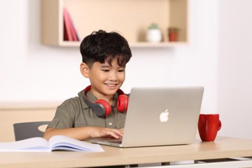 Không chỉ biết dùng AI, học sinh cần học cách hiểu và làm chủ công nghệ