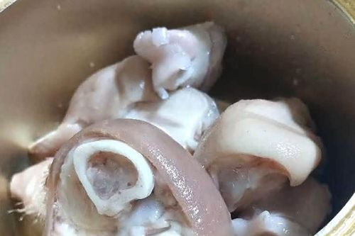 Quản lý thị trường Lạng Sơn nói về vụ mua khâu nhục Thất Khê, mở hộp chỉ thấy chân giò