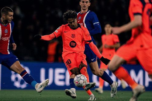 Lamine Yamal chạm mốc đặc biệt với siêu phẩm trước PSG, chỉ kém Messi