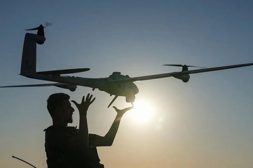Nga phát cảnh báo về UAV, thả lính đánh thuê Mỹ khi đón phái viên của ông Trump