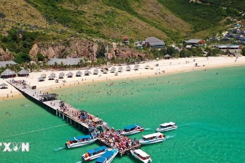 Kỳ Co - thiên đường biển xanh, cát trắng giữa lòng Quy Nhơn