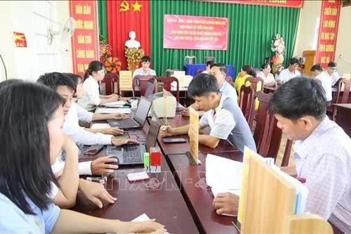 Khi dịch vụ công 'gõ cửa' nhà dân