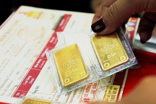 Mua bán vàng từ 5 triệu đồng phải chuyển khoản