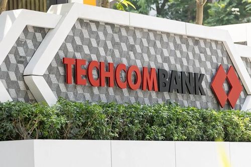 Techcombank có quý lãi cao nhất từ trước đến nay, nợ xấu tăng trở lại