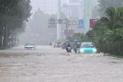 Nam Bộ và Lâm Đồng đón mưa lớn, cảnh báo loạt nguy cơ đáng lo ngại