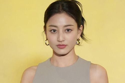Jihyo (TWICE) kết thúc với JYP Entertainment sau 21 năm