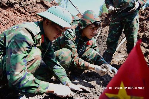 Ngày 21/10: Quy tập thêm 11 hài cốt liệt sĩ tại Công viên Lê Thị Riêng