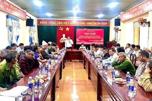 Xã Mang Yang gặp mặt già làng, người có uy tín và chức sắc, chức việc