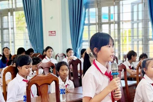50 học sinh tham gia đối thoại với đại biểu HĐND xã Ia Băng