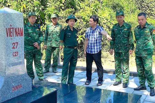 Kiểm tra tiến độ thi công các công trình trọng điểm khu vực biên giới