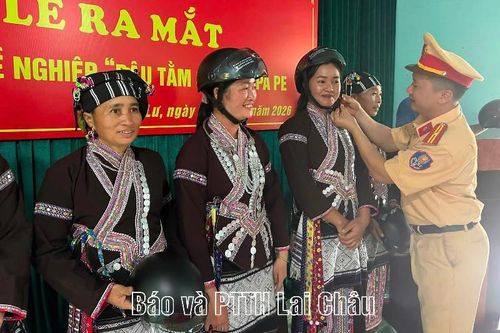 Phổ biến pháp luật về an toàn giao thông trong vùng đồng bào dân tộc thiểu số