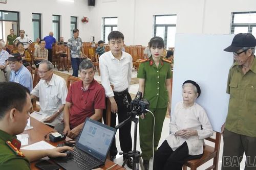 Phường Yên Bái thu nhận mẫu sinh phẩm cho 226 thân nhân họ ngoại liệt sĩ chưa xác định được danh tính