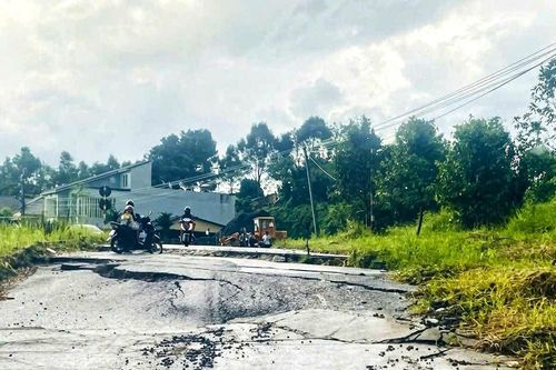 Cấm đường Trần Hưng Đạo ở khu vực Gia Nghĩa để chờ khắc phục sạt trượt