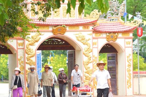 Dinh Thầy Thím rộn ràng trước ngày hội lớn