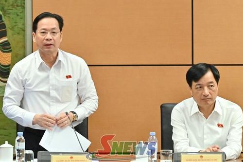 Đoàn ĐBQH tỉnh Sơn La thảo luận tổ về một số dự thảo luật trong lĩnh vực y tế