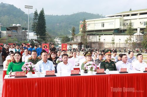 Phát động Chương trình Roadshow truyền thông, quảng bá 'Du lịch trải nghiệm an toàn bằng xe mô tô, xe máy'