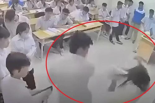 Hà Nội: Khởi tố nam sinh lớp 12, điều tra vụ nữ giáo viên THPT Mạc Đĩnh Chi bị đánh