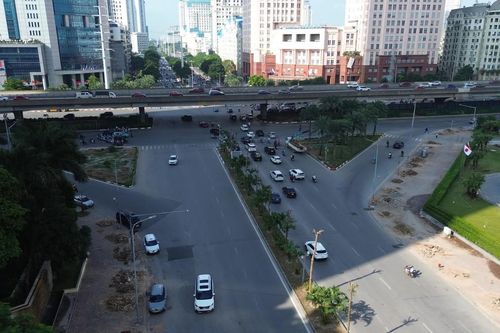 Cây xanh di dời, vỉa hè thu hẹp tại nút giao Hà Nội sắp xây hầm chui 6 làn xe