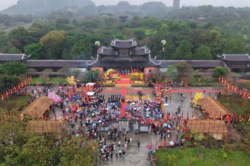 Ninh Bình đón hơn 20,9 triệu lượt khách, doanh thu du lịch 9 tháng vượt kế hoạch năm