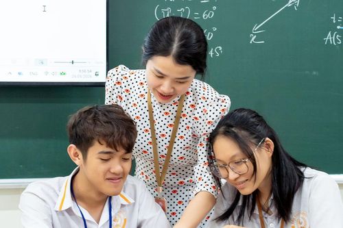 Yêu cầu làm rõ thời gian làm việc của hiệu trưởng, phó hiệu trưởng và giáo viên