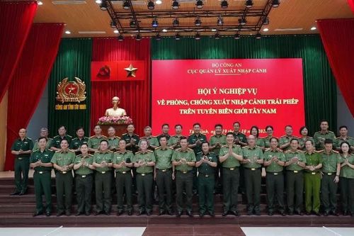 Phối hợp phòng, chống xuất nhập cảnh trái phép trên tuyến biên giới Tây Nam