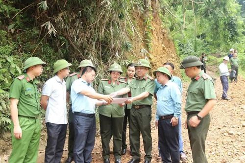 Xã hội hóa nguồn lực, góp phần nâng cao đời sống nhân dân nơi biên cương