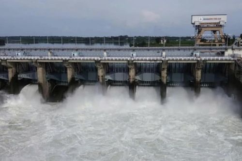 Hồ thủy điện Trị An xả tràn ở mức cao
